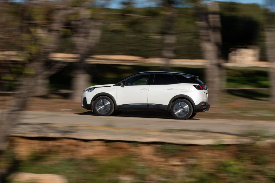 Peugeot 3008 GT HYBRID4 2019 года  (WW) (фото 31 из 40)
